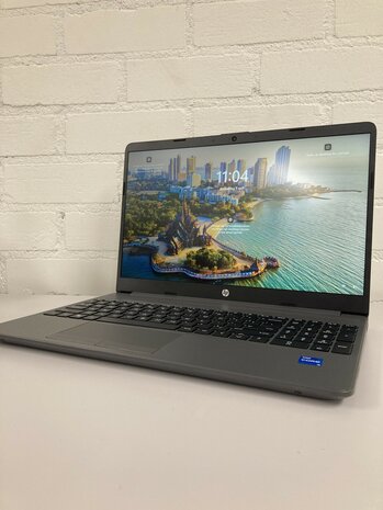 HP 250 G9 15.6" Full HD - Intel&reg; Core&trade; i5-1235U - 16 GB DDR4 - 512SSD Wi-Fi 6 AX - Windows 11 Pro