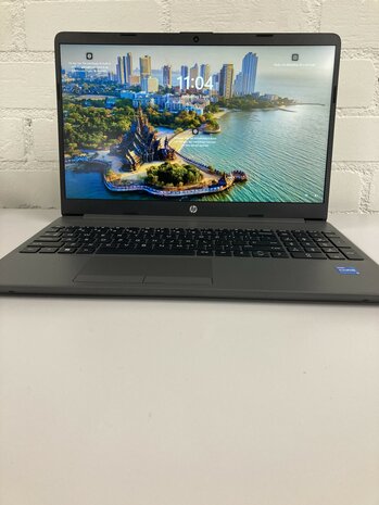 HP 250 G9 15.6" Full HD - Intel&reg; Core&trade; i5-1235U - 16 GB DDR4 - 512SSD Wi-Fi 6 AX - Windows 11 Pro
