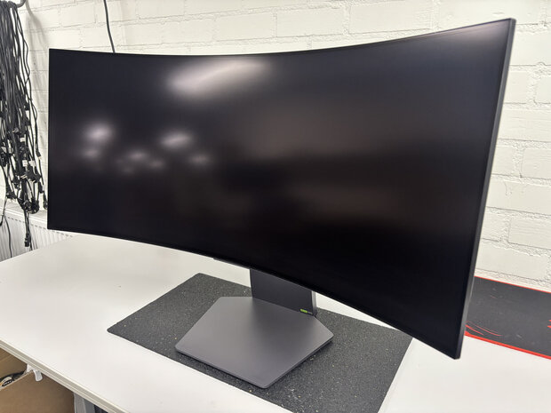 LG UltraGear OLED 34GS95QE-B - 34-inch UWQHD - 240Hz HDR OLED